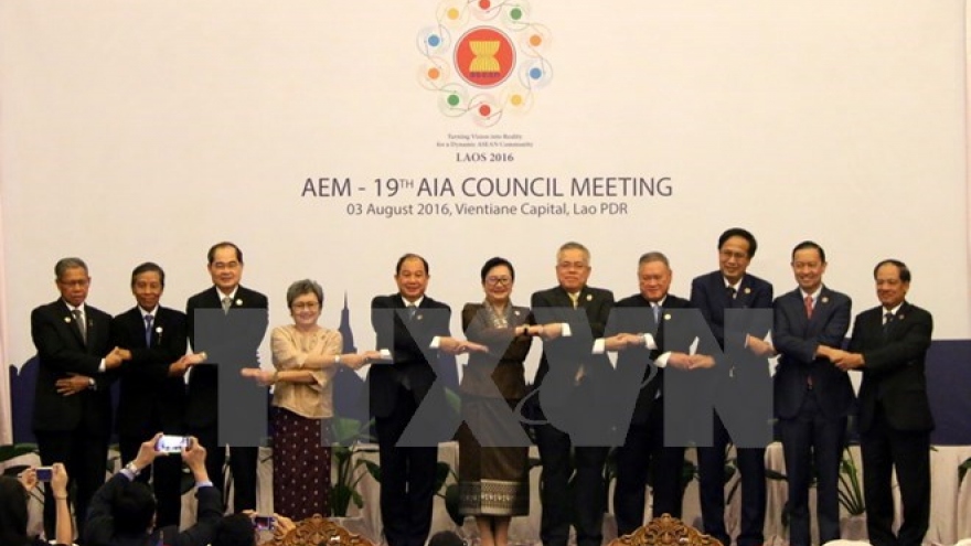 Vietnam attends ASEAN trade, investment meetings in Laos