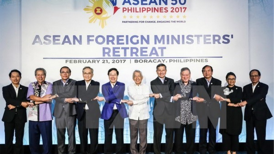 FMs agree to turn ASEAN into example of regional organisation