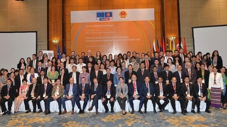 Hanoi hosts ASEAN policy dialogue on student mobility
