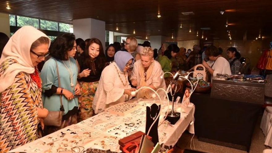 ASEAN Women’s Circle opens annual bazaar