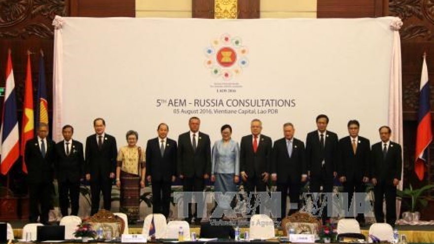 Fifth AEM-Russia Consultation takes place in Vientiane