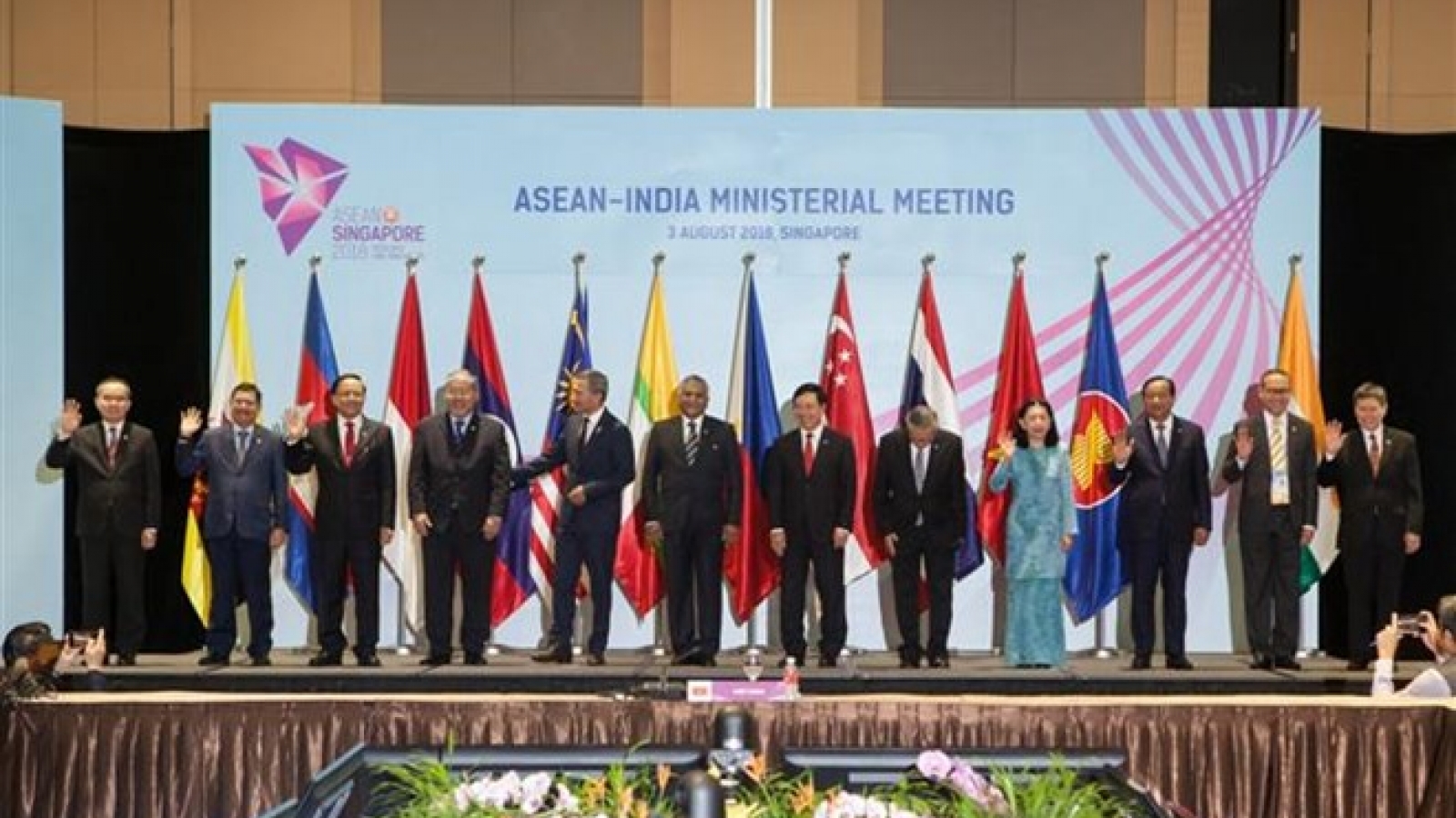 Vietnam co-chairs ASEAN-India foreign ministers’ meeting in Singapore