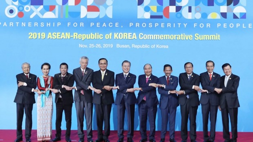 PM concludes trip to RoK for summits, official visit