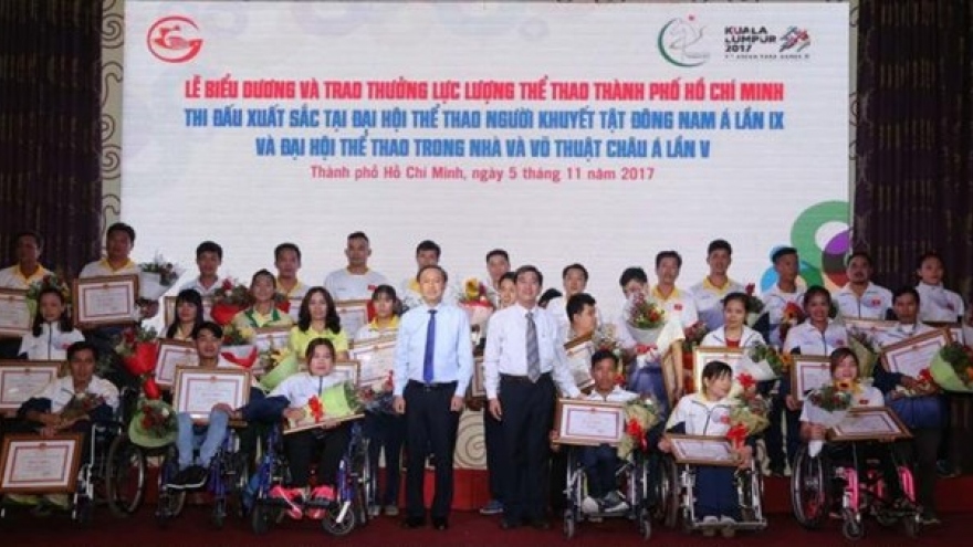 HCM City honours outstanding athletes