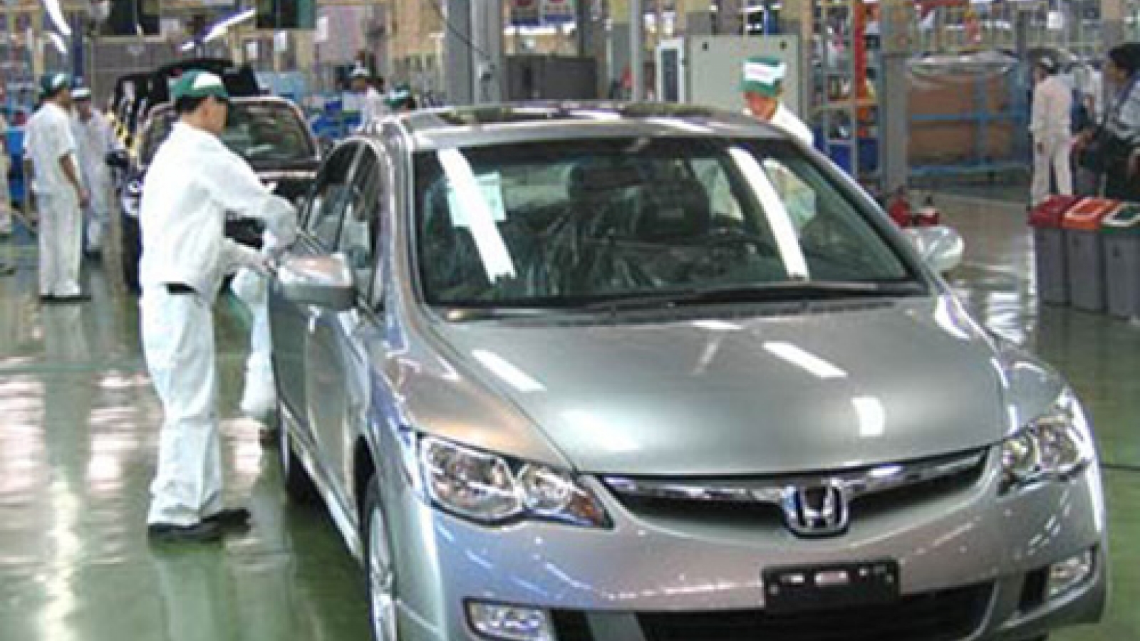 Car sales to slow ahead of 2018 tariff cuts