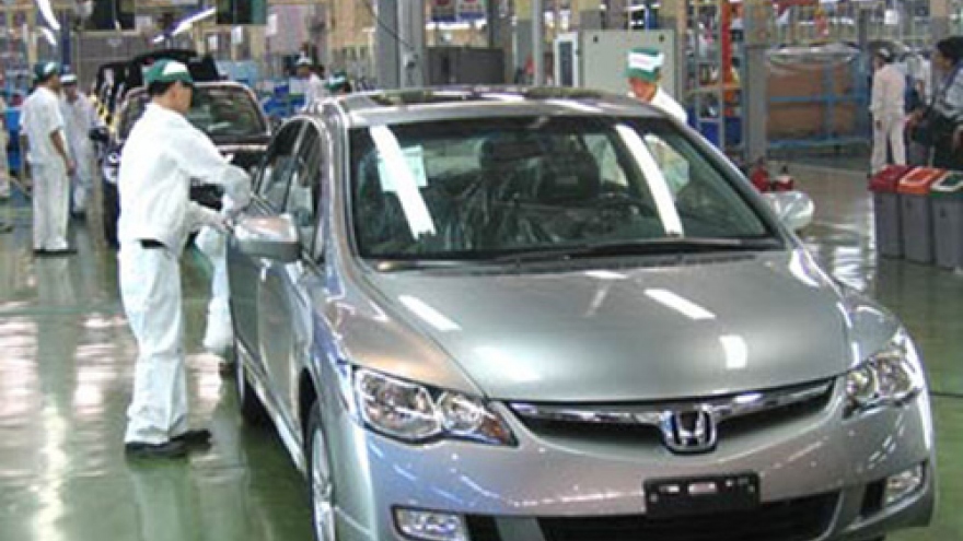 Car sales to slow ahead of 2018 tariff cuts
