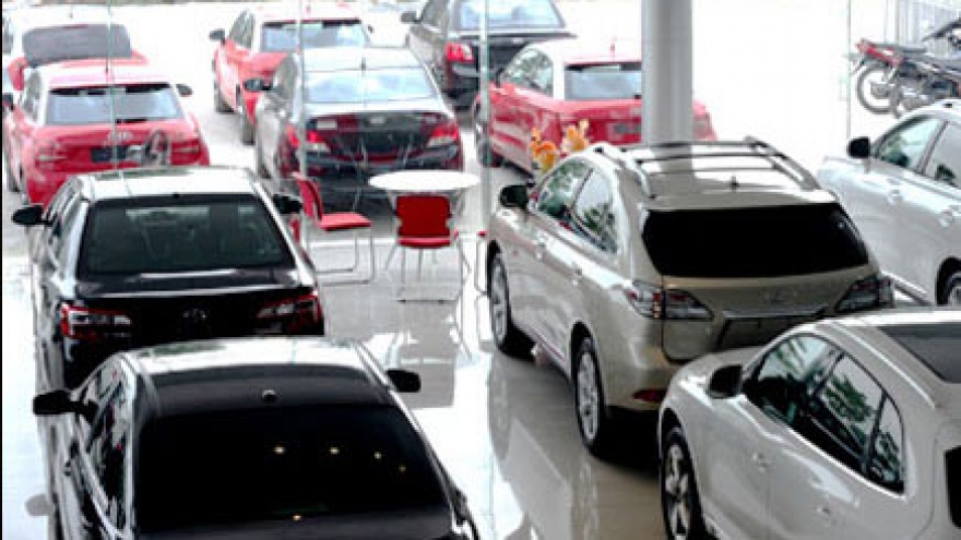 Auto sales to pick up at year-end