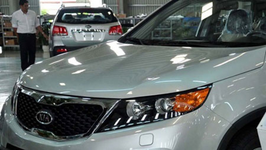 
        Finance Ministry wants fewer incentives for auto industry
                              