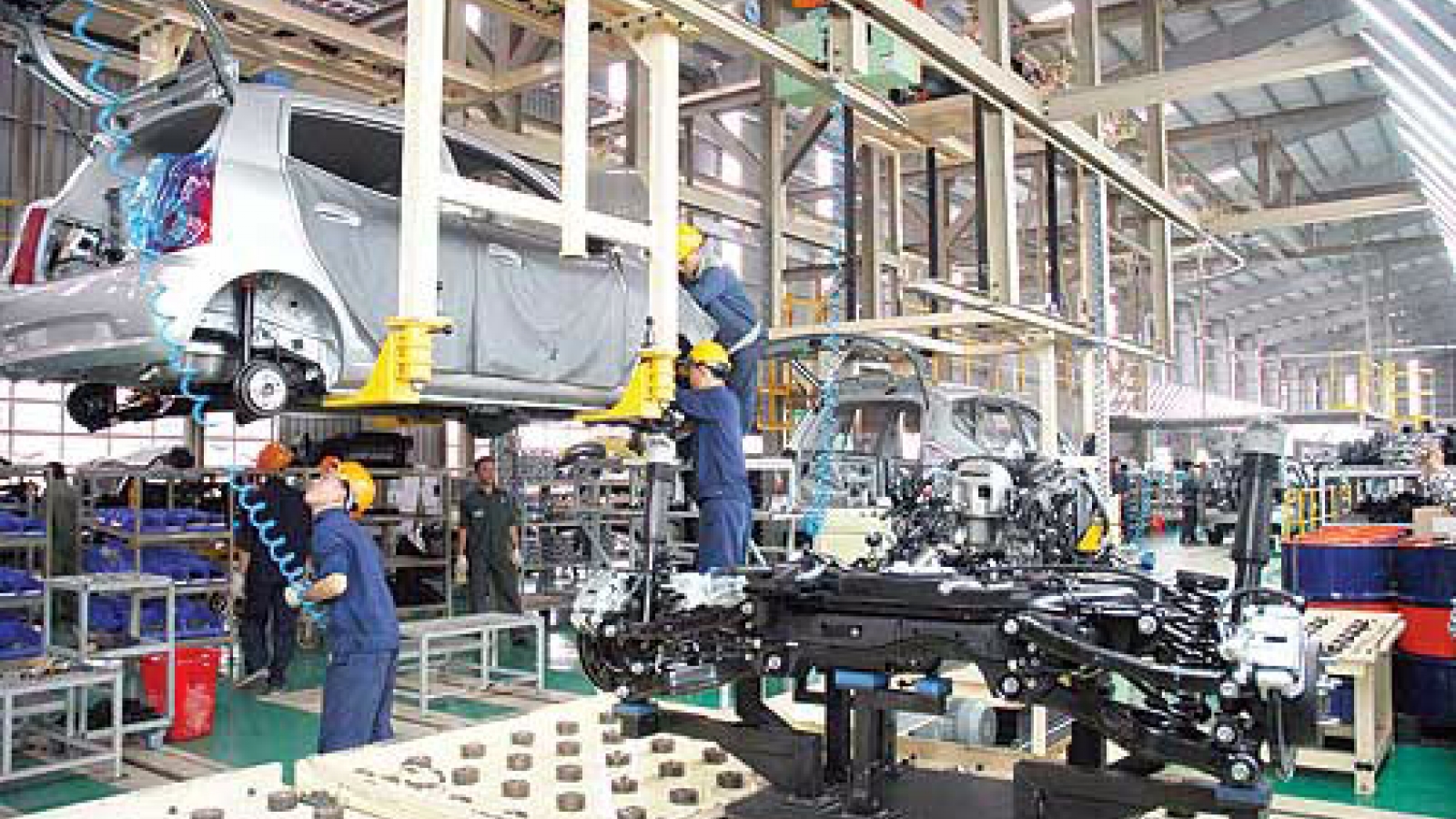 Thai auto sales pose dilemma for Vietnam 