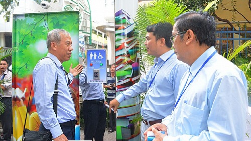 HCM City pilots automatic toilet cabin in downtown area