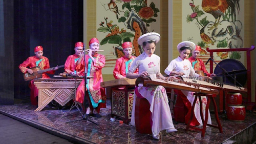 Ha Long theater helps link Vietnamese traditional arts with wider world