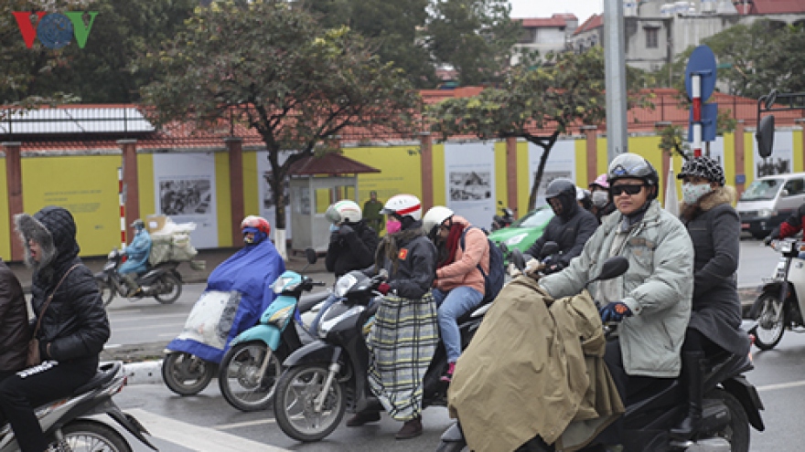 Cold snap hits Hanoi