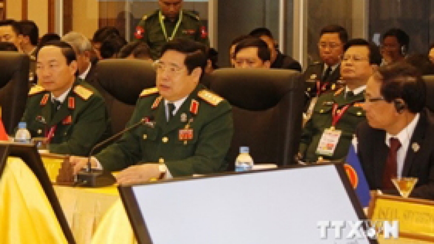 HCM City signs cooperation deals with big RoK firms