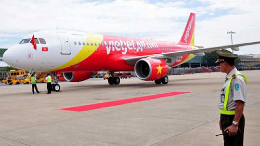 Aviation companies’ shares hunted