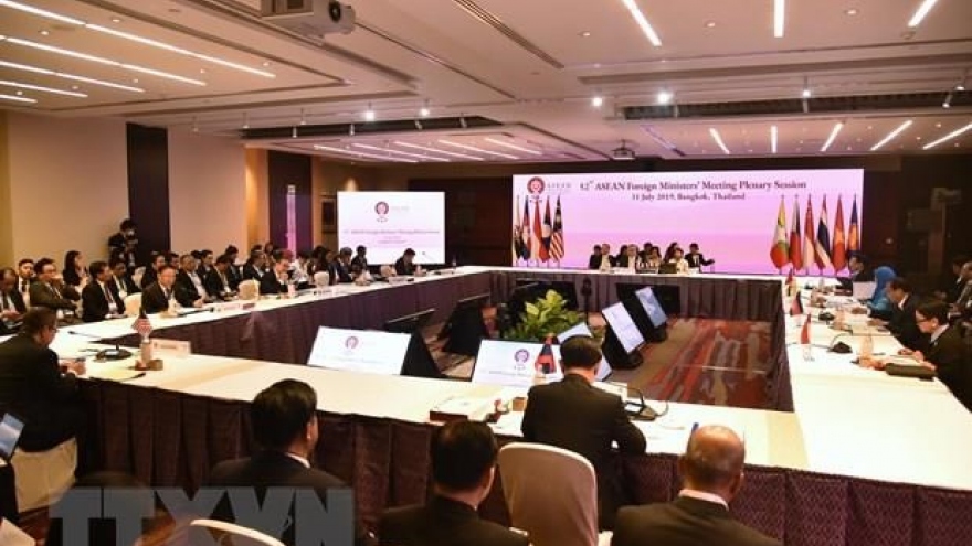 AMM-52: ministers discusses series of regional issues