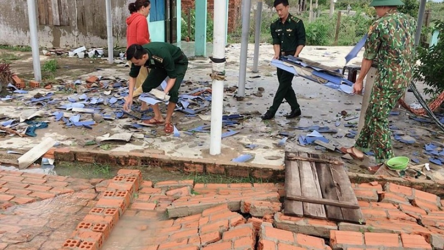 Phu Yen and Binh Dinh devasted by impact of storm Matmo