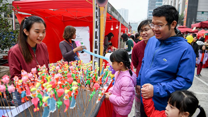 Traditional Tet cultural fair opens in Hanoi