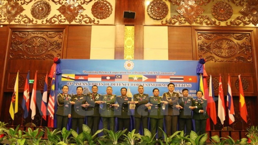 Vietnam holds bilateral meetings on ACDFIM-13 sidelines