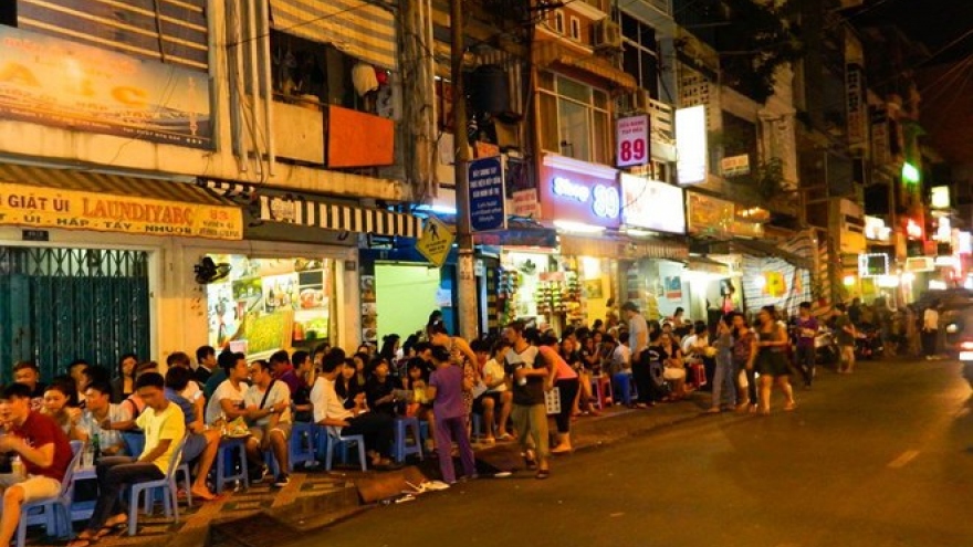Saigon to ban vehicles from Bui Vien backpacker street