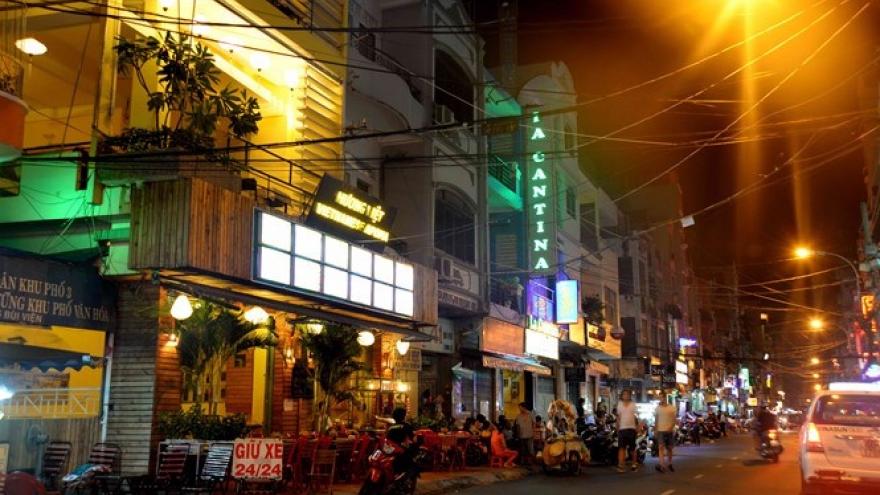 Plan to turn Saigon backpacker streets into pedestrian zone