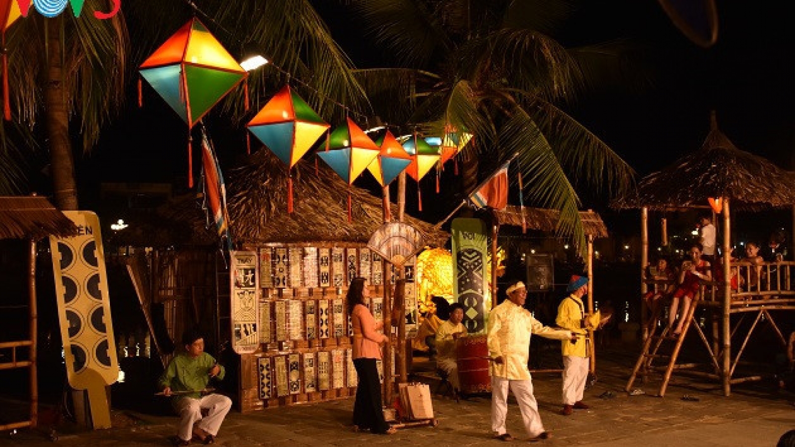Bai choi performance in Hoi An