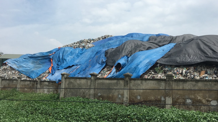 Vietnam Environment Administration investigates landfill pollution