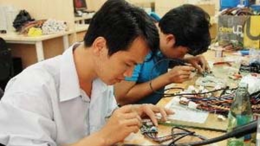 Vietnam promotes semiconductor industry