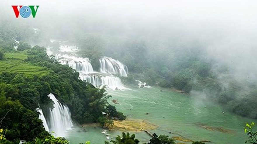 Cao Bang kicks off Ban Gioc waterfall tourism festival