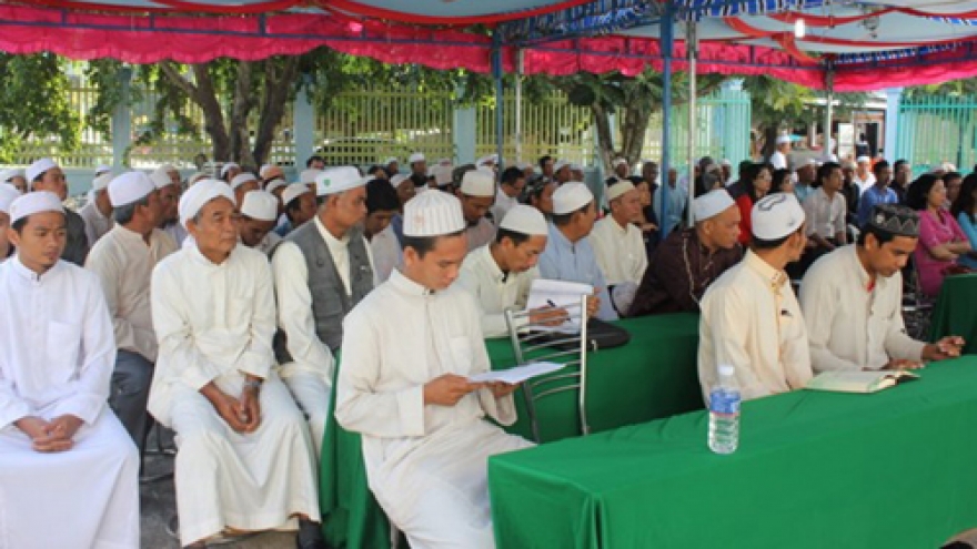 Government religious committee meets Muslim dignitaries