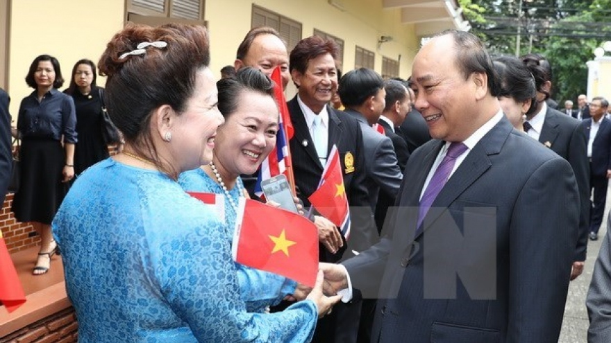 PM lauds friendship role of Vietnamese community in Thailand