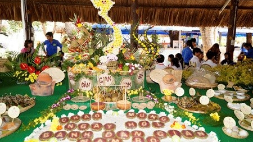 Cake festival celebrated in Can Tho