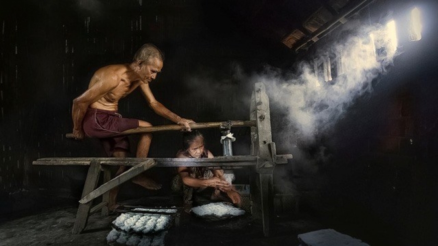 Photos depict values of national heritage