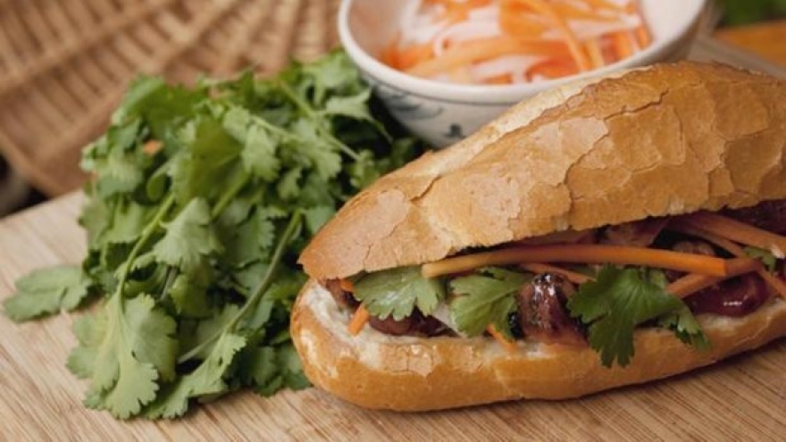 Story of Vietnamese “banh mi” introduced in foreign newspaper