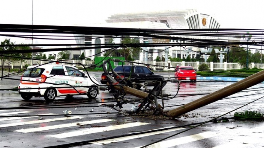 
        Typhoon Damrey kills 20, wrecks havoc
                              