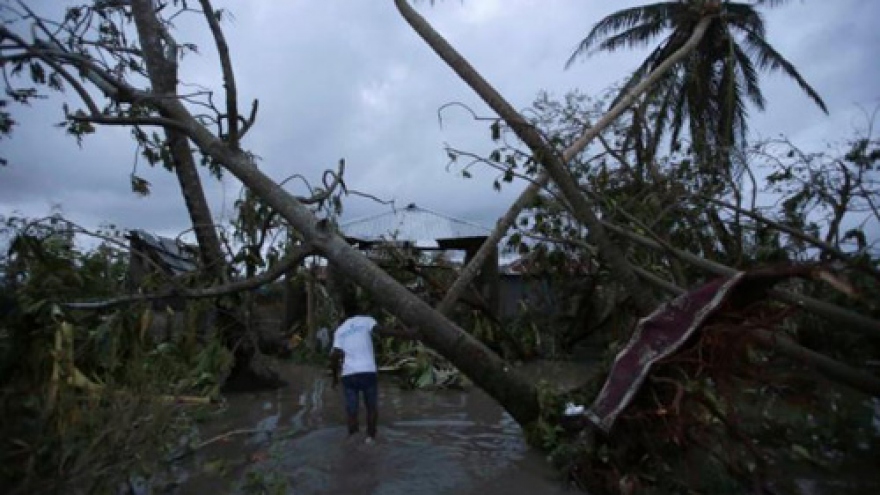 Hurricane Matthew kills 102, death toll in Haiti hits 98