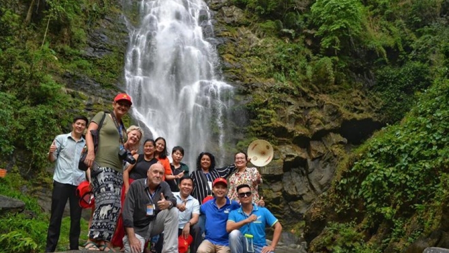 Nghe An leaves deep impression on foreign tourism reporters