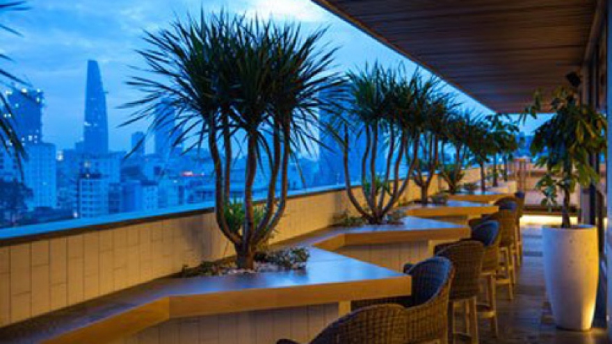 Tapas and live acoustic music at Zen Rooftop Bar