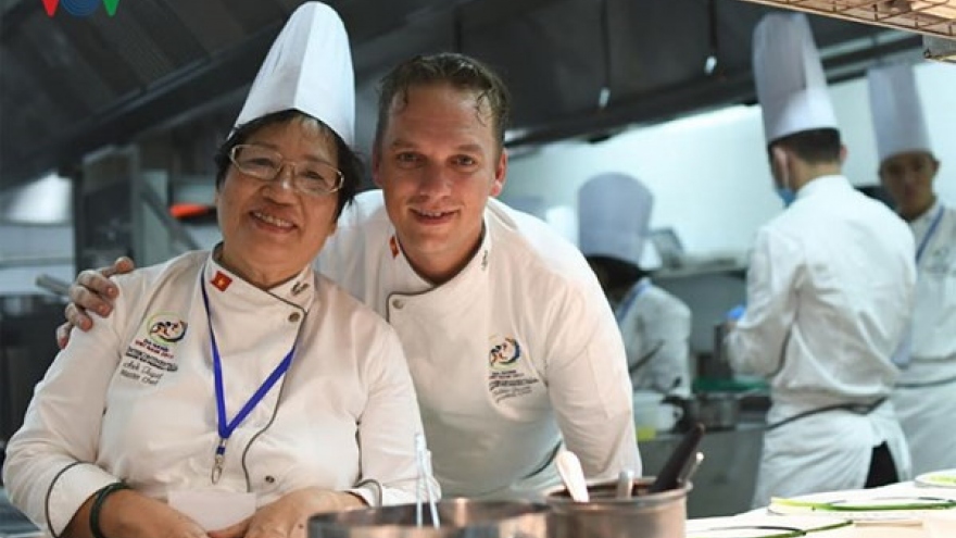 Veteran chef promotes Vietnamese cuisine to the world