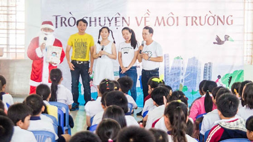 Bayer Vietnam celebrates Christmas with community supporting activities