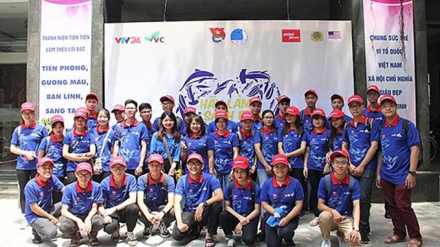 Beach cleanup campaign launched in Hanoi
