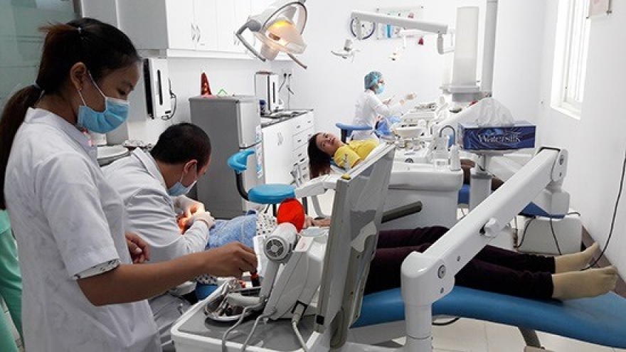 Quang Nam struggles to hire doctors