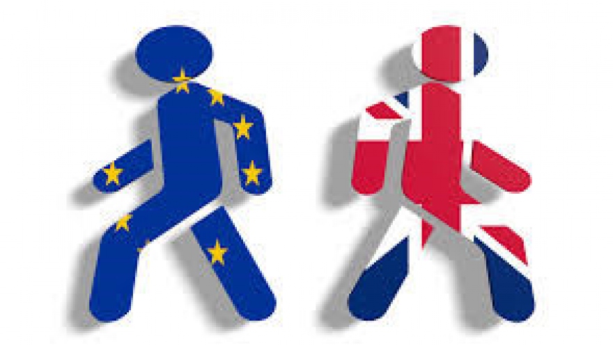 
        UK in political crisis after Brexit referendum
                              