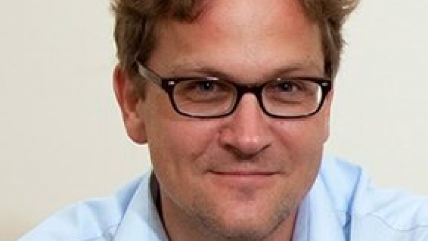 German expert with book about HCM City
