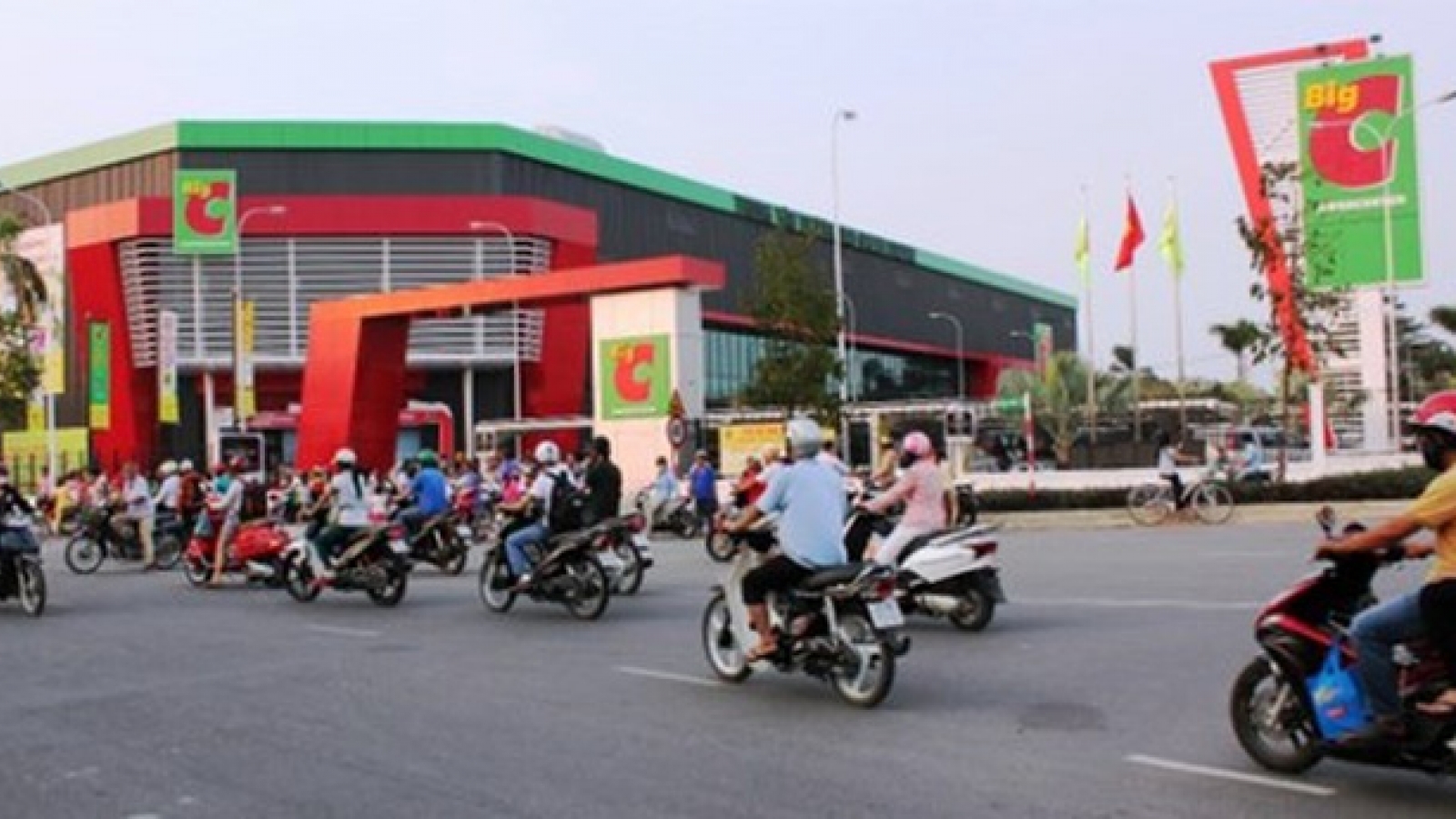 Suitors line up for Big C partnership