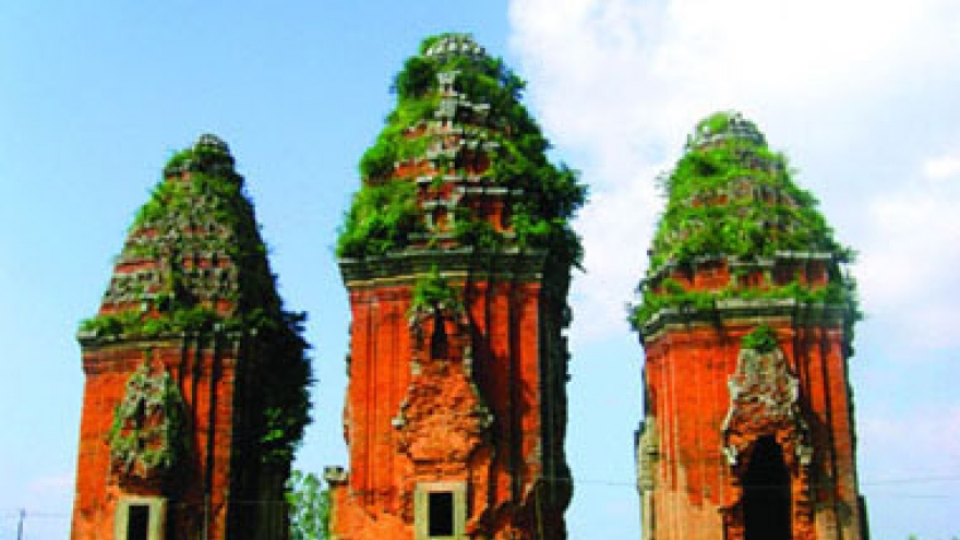 Binh Dinh targets 2 million tourists in 2014