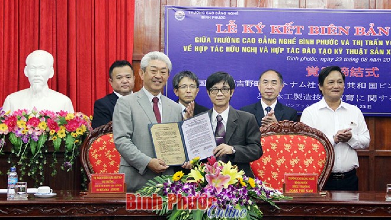 Japanese locality seeks partners in Binh Phuoc in wood making