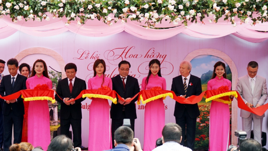 Inaugural Bulgarian Rose Festival opens in Hanoi