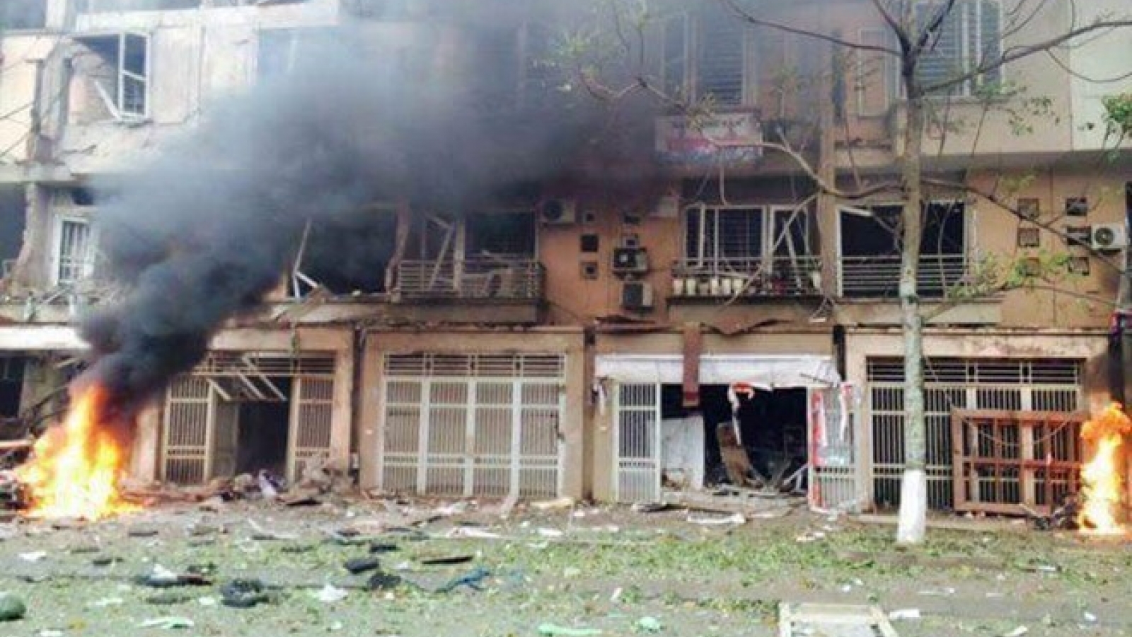 Hanoi blast kills 4, injures 6