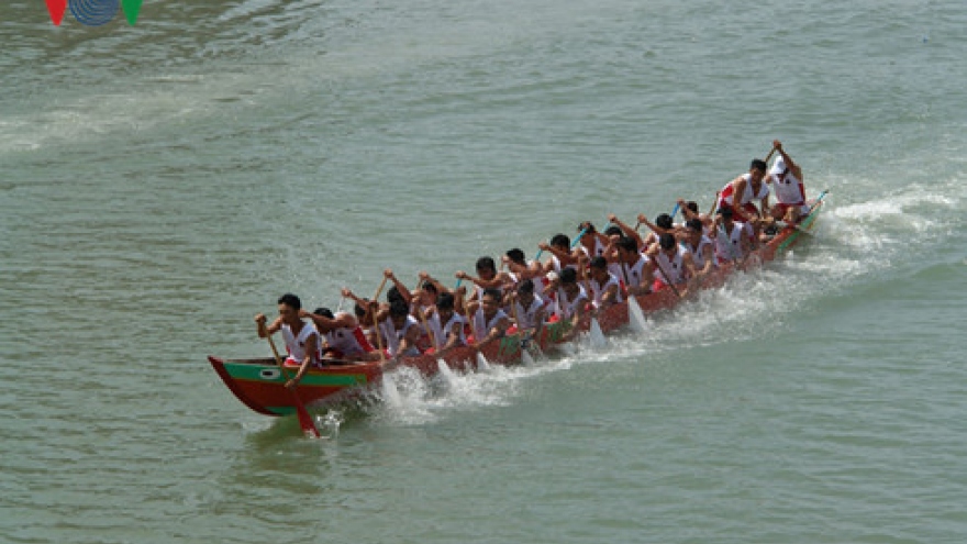 
        Boat racing festival in PhanThiet welcomes spring
                              