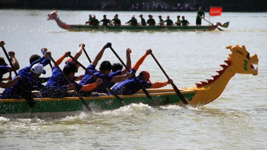 Hanoi to host first dragon boat racing festival